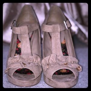 Heel 8 faux suede Guess tan